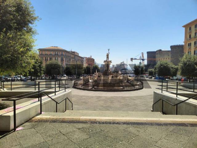 Appartamento in vendita a Municipalità 1, Campania