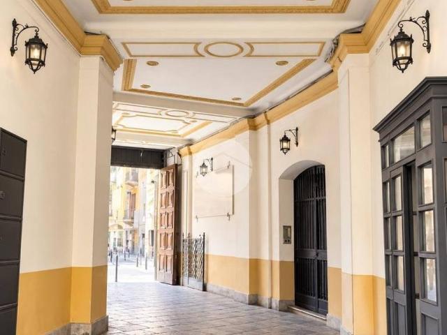 Appartamento in vendita a Pendino, Napoli