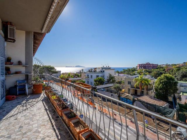 Appartamento in vendita a Coroglio, Napola