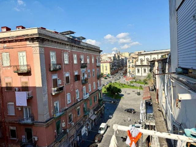 Appartamento in vendita a Vicaria, Napoli