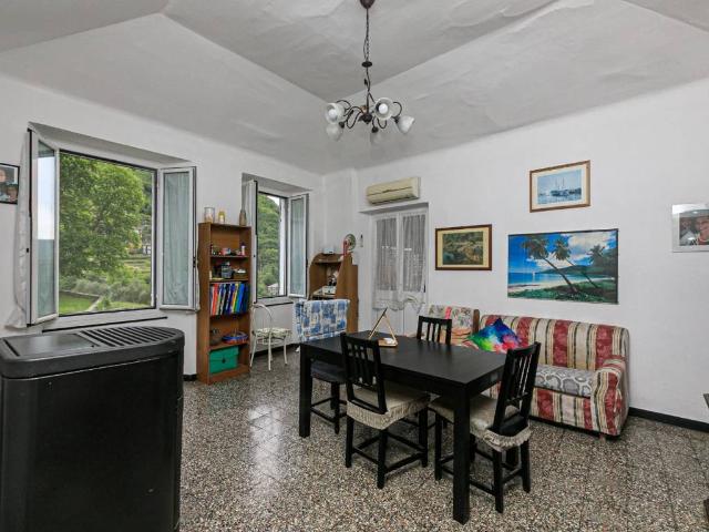 Appartamento in vendita a Neirone, Liguria