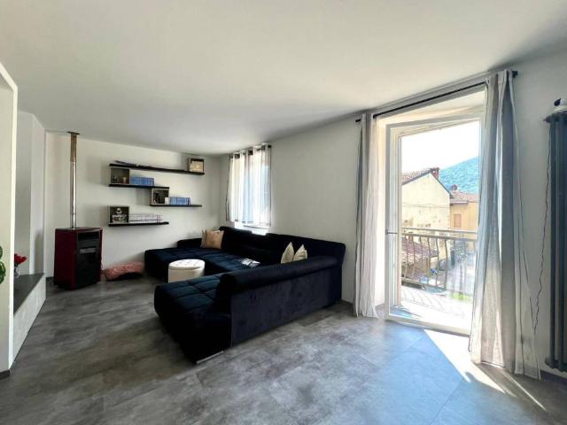 Appartamento in vendita a Botta, Nembro