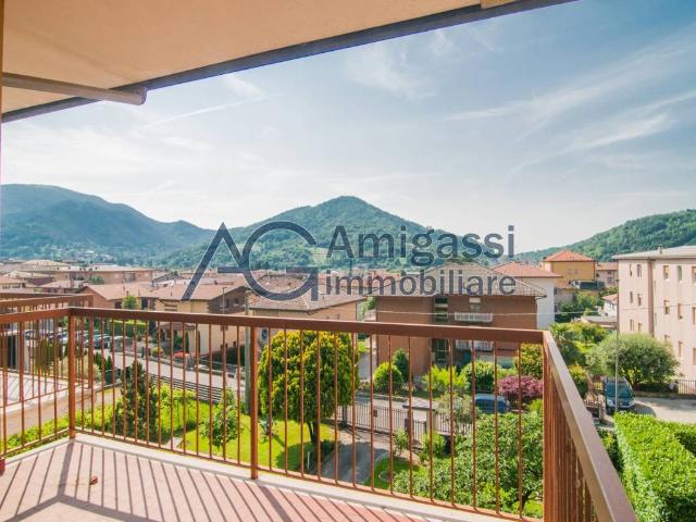 Appartamento in vendita a Botta, Nembro