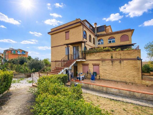 Appartamento in vendita a Acquaviva, Roma Capitale