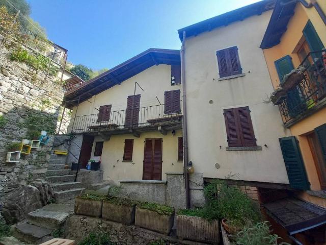 Appartamento in vendita a Nesso, Lombardia