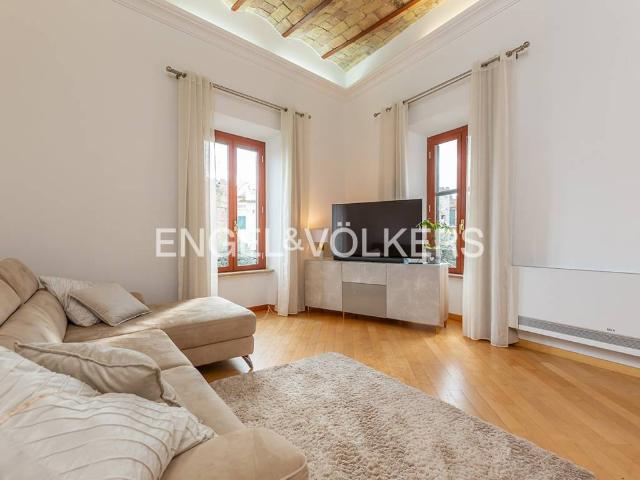 Appartamento in vendita a Borgo Medievale, Roma Capitale