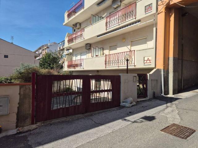 Appartamento in vendita a Nizza Di Sicilia, Sicilia