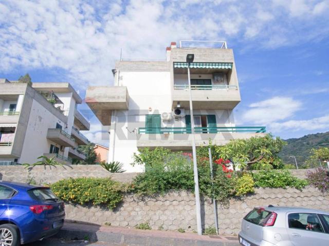 Appartamento in vendita a Nizza Di Sicilia, Sicilia