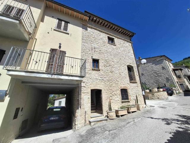 Appartamento in vendita a Gaifana-Colle, Nocera Umbra