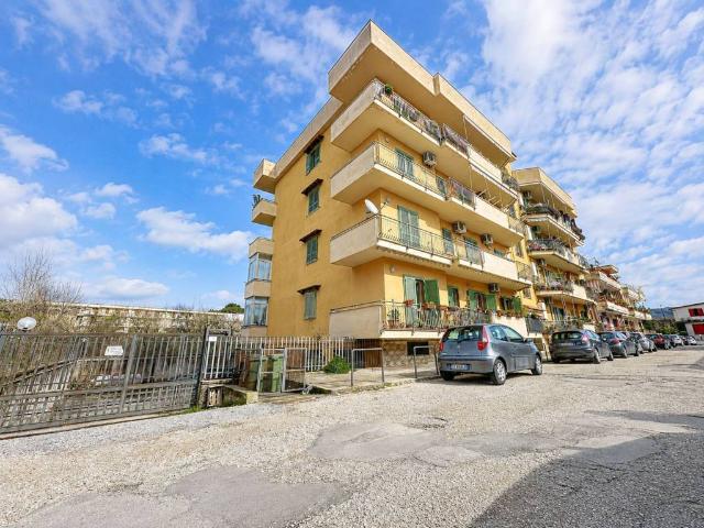 Appartamento in vendita a Nola, Campania