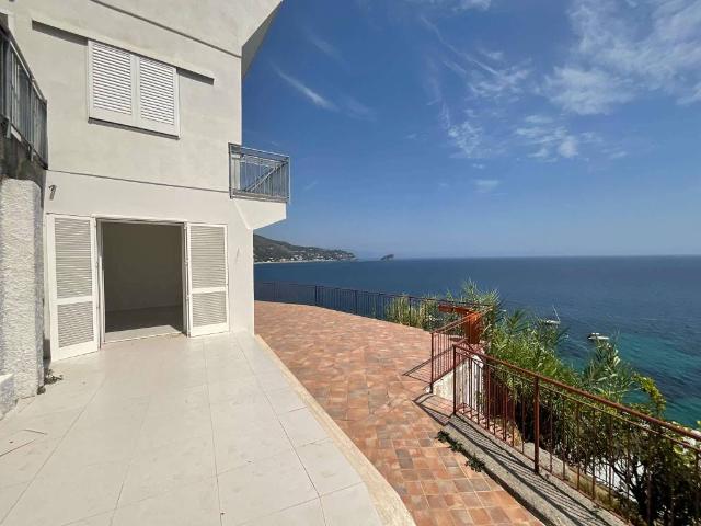 Appartamento in vendita a Noli, Liguria