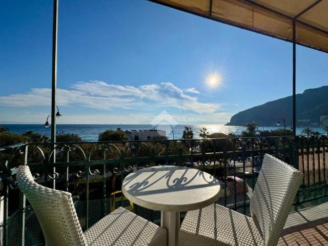 Appartamento in vendita a Noli, Liguria