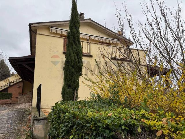 Appartamento in vendita a Norcia, Umbria