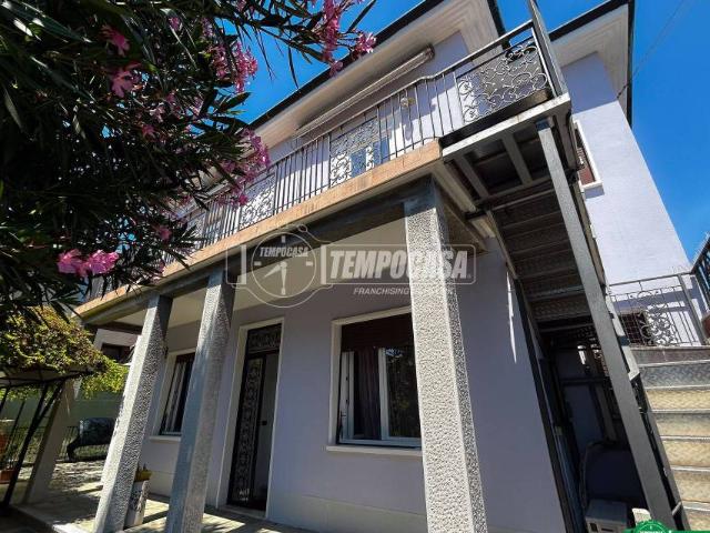 Villa Indipendente in vendita a Nova Milanese, Lombardia