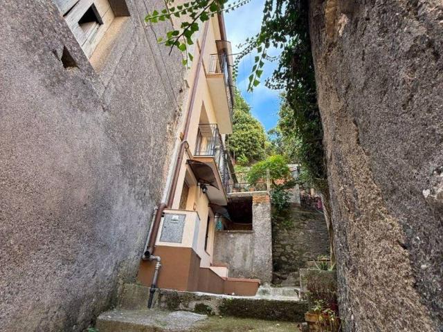 Appartamento in vendita a Novara Di Sicilia, Sicilia
