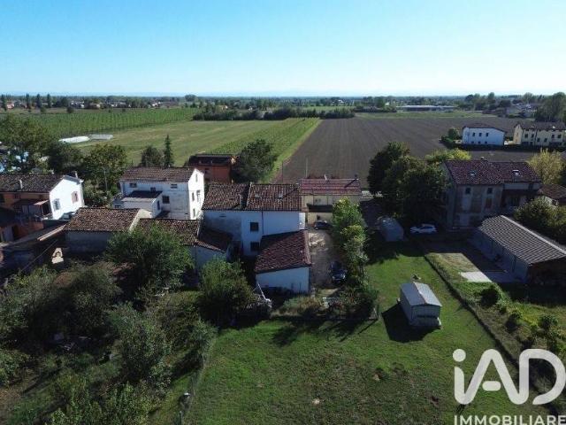 Appartamento in vendita a Novi di Modena, Modena