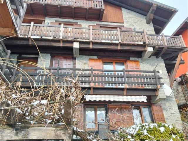 Appartamento in vendita a Nus, Aosta