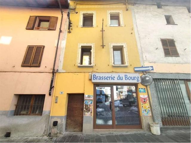 Appartamento in vendita a Nus, Aosta