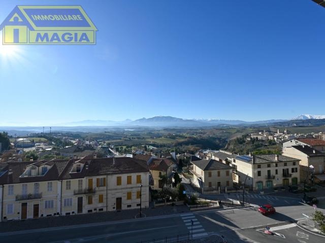Appartamento in vendita a Borgo Cappuccini, Marche