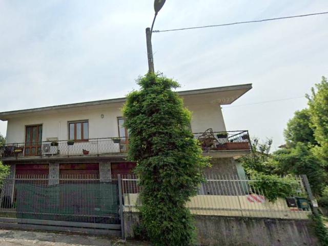 Appartamento in vendita a Oggiona Con Santo Stefano, Lombardia