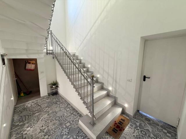 Appartamento in vendita a Oggiona Con Santo Stefano, Lombardia