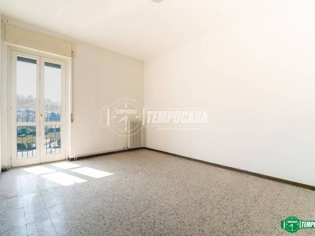 Appartamento in vendita a Oggiono, Lombardia