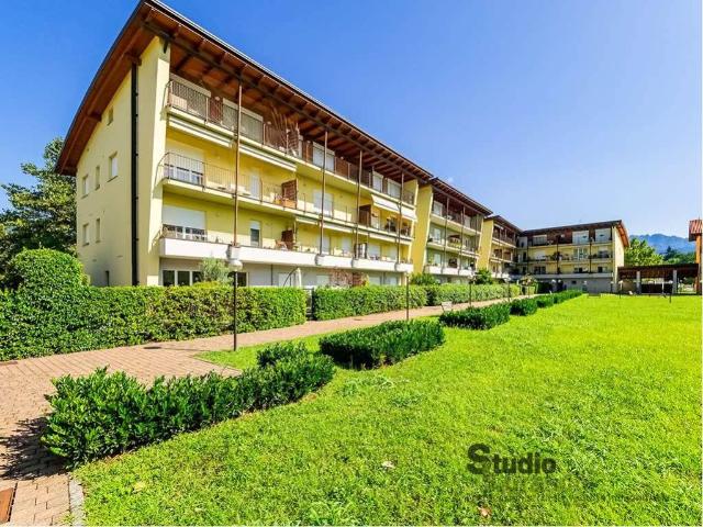 Appartamento in vendita a Oggiono, Lombardia
