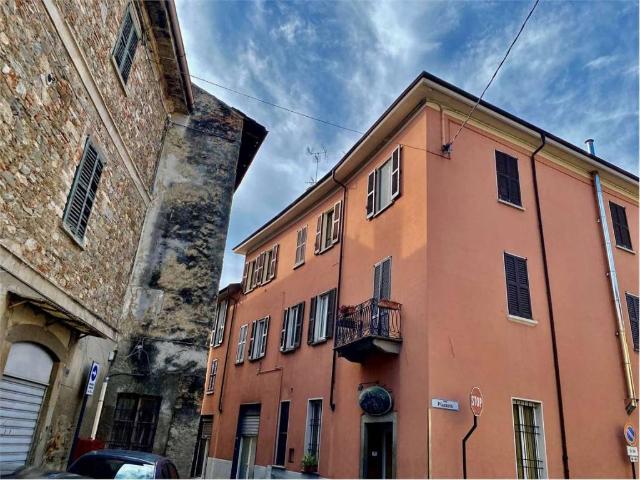 Appartamento in vendita a Oggiono, Lombardia