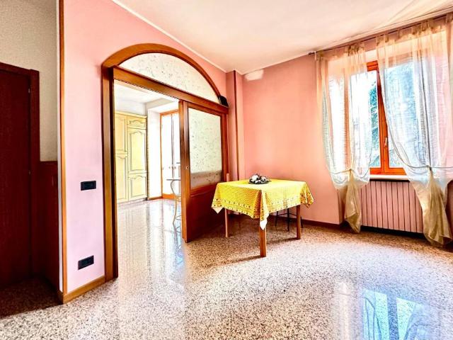 Appartamento in vendita a Oggiono, Lombardia