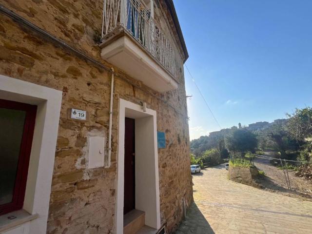 Appartamento in vendita a Ogliastro Cilento, Campania