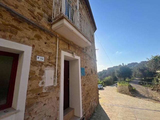 Villa Indipendente in vendita a Ogliastro Cilento, Salerno