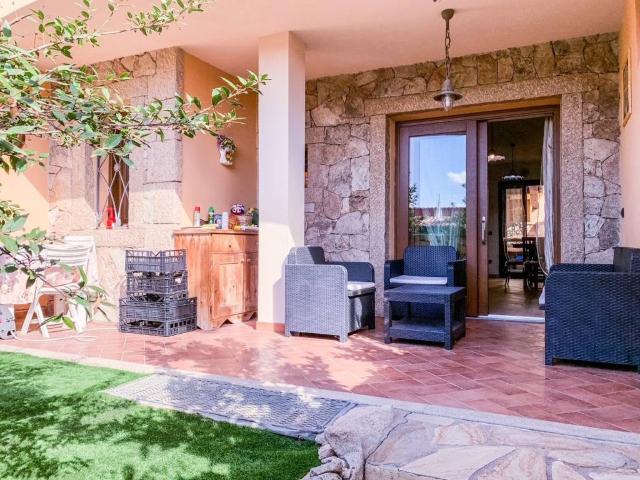 Villa Schiera in vendita a Sa Minda Noa, San Pantaleo