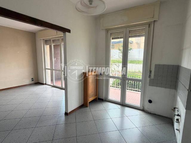 Appartamento in vendita a Oleggio, Novara
