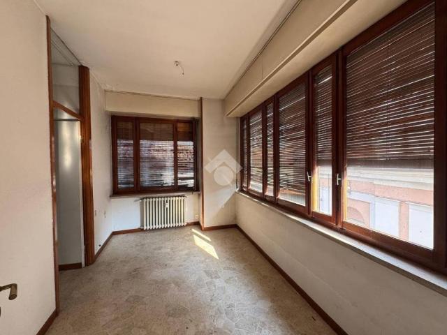 Appartamento in vendita a Oleggio, Novara
