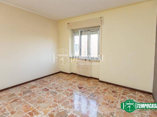 Appartamento in vendita a Oleggio, Novara