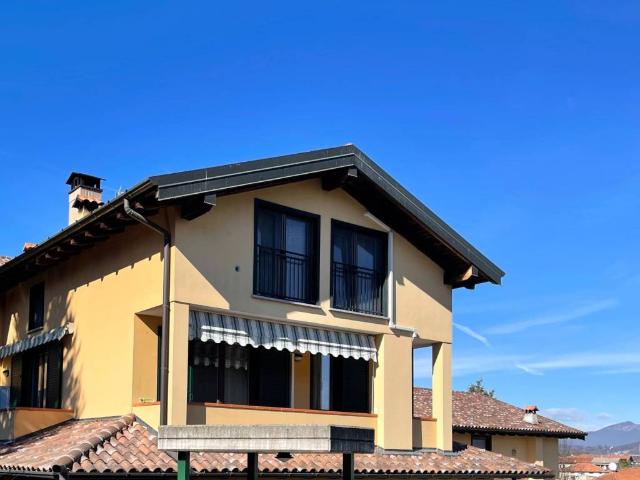 Appartamento in vendita a Faloppio, Lombardia
