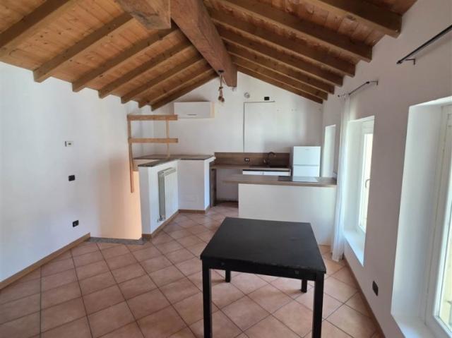 Appartamento in vendita a Olginate, Lombardia