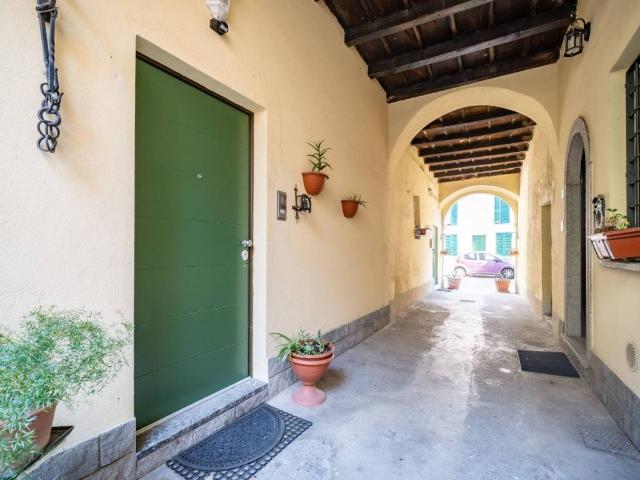 Villa Indipendente in vendita a Olginate, Lombardia