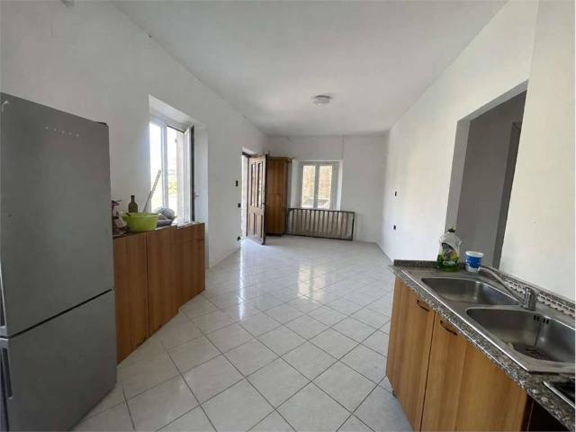 Appartamento in vendita a Olginate, Lombardia