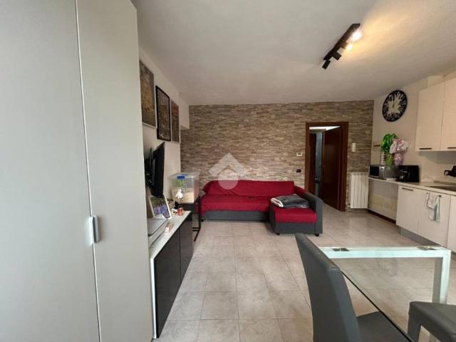 Appartamento in vendita a Olginate, Lombardia