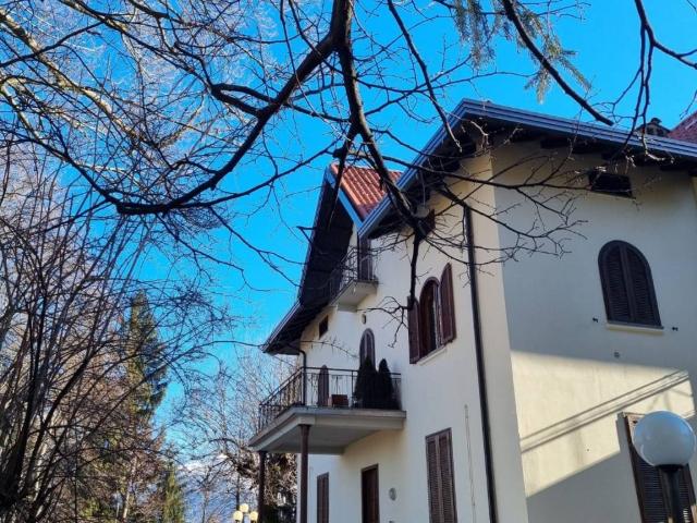 Appartamento in vendita a Oliveto Lario, Lombardia