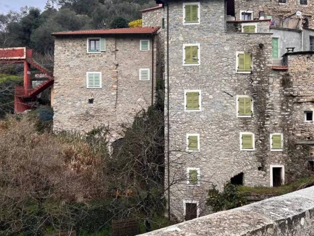 Appartamento in vendita a Olivetta San Michele, Liguria