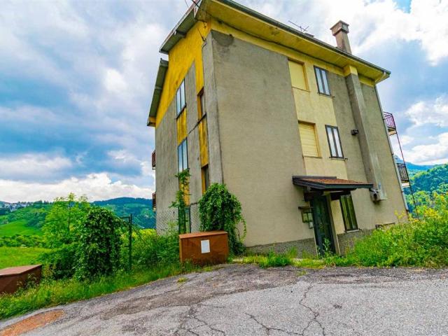 Appartamento in vendita a Comunità Montana della Valle Brembana, Zambla Bassa