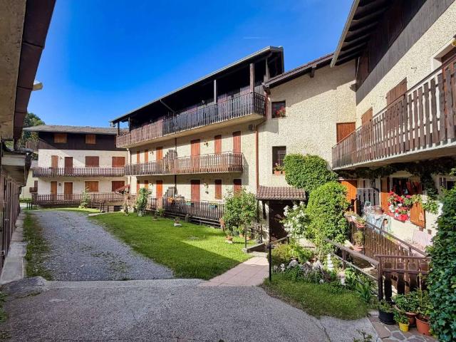 Appartamento in vendita a Comunità Montana della Valle Brembana, Zambla Alta