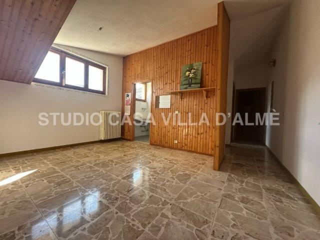Appartamento in vendita a Comunità Montana della Valle Brembana, Zambla Bassa