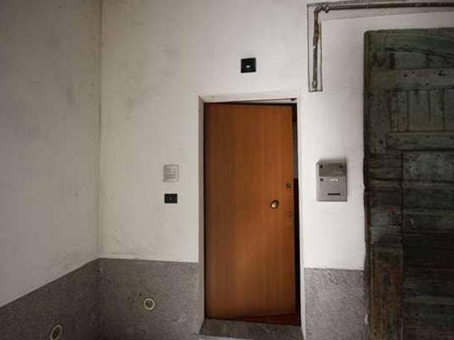 Appartamento in vendita a Oltrona San Mamette, Lombardia