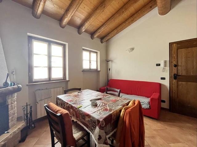 Appartamento in vendita a Oneta, Lombardia