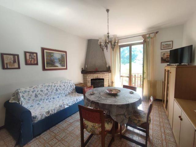 Appartamento in vendita a Oneta, Lombardia