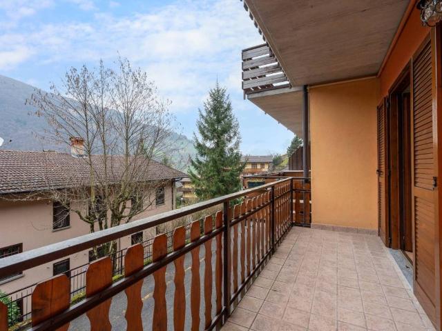 Appartamento in vendita a Oneta, Lombardia