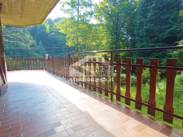 Appartamento in vendita a Oneta, Lombardia